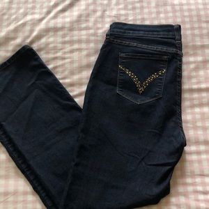 NYDJ dark wash jean w detail on back pockets